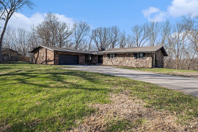 Building Photo - Beautiful Home in Ponca Hills
