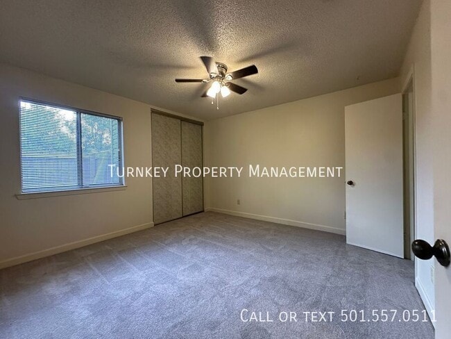 Building Photo - 418 Shadow Oaks Dr