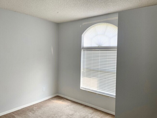 Building Photo - Oviedo - 3 Bedroom, 2 Bathroom - $2,345.00