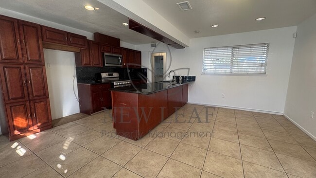 Building Photo - 1444 E Colton Ave