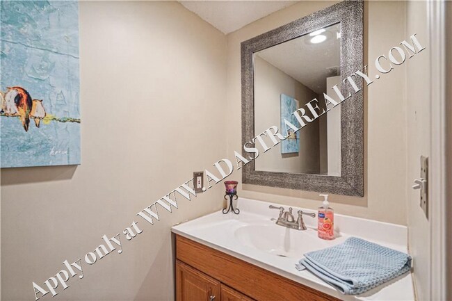 Building Photo - 4904 157th St