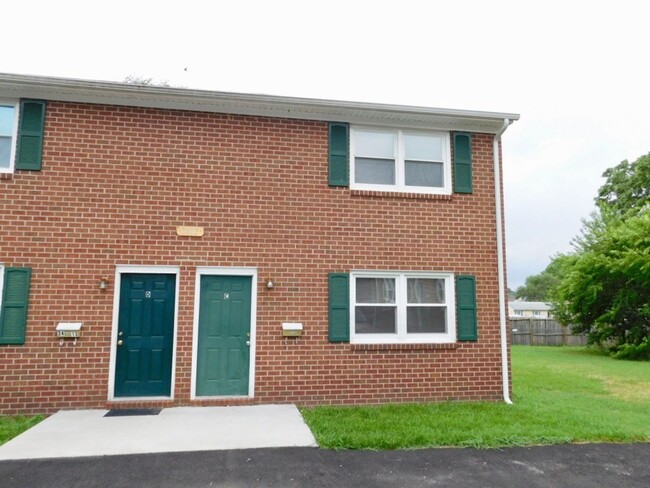 Primary Photo - 3413 Granby St