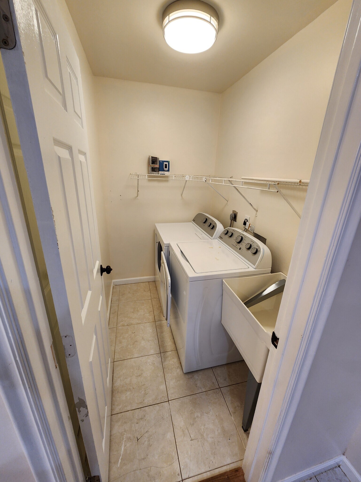 Building Photo - 306 Ekoa Pl