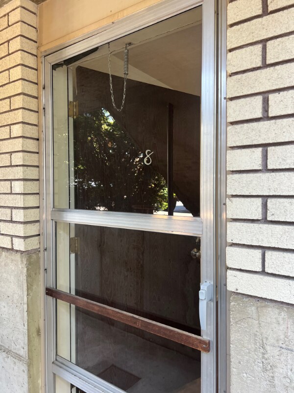 Building Photo - 372 W 200 N