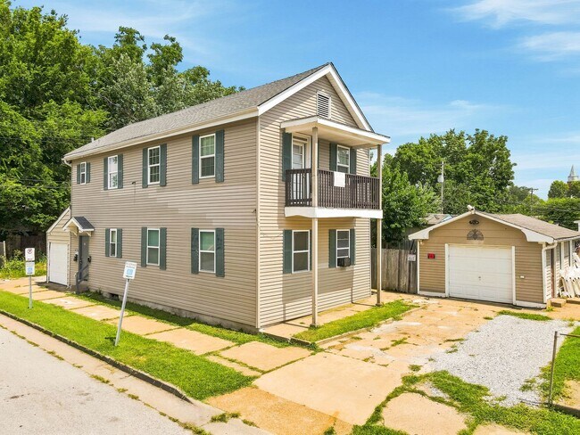 Building Photo - 511 Schirmer St