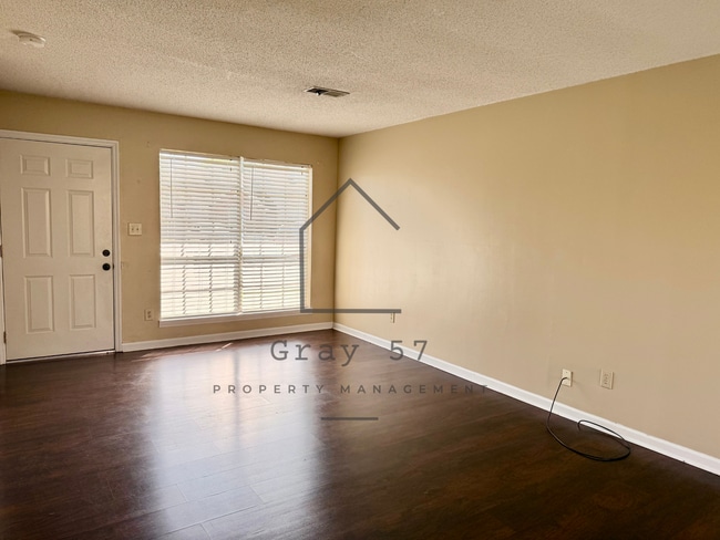 Building Photo - 2 bed, 1.5 bath townhome in Helena
