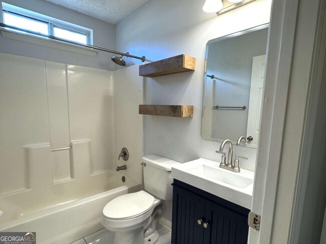 Building Photo - 108 Piper Cove