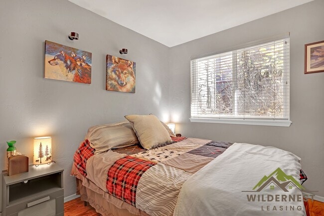 Building Photo - WINTER RENTAL, Utilities included- Gorgeous Townhome with Garage