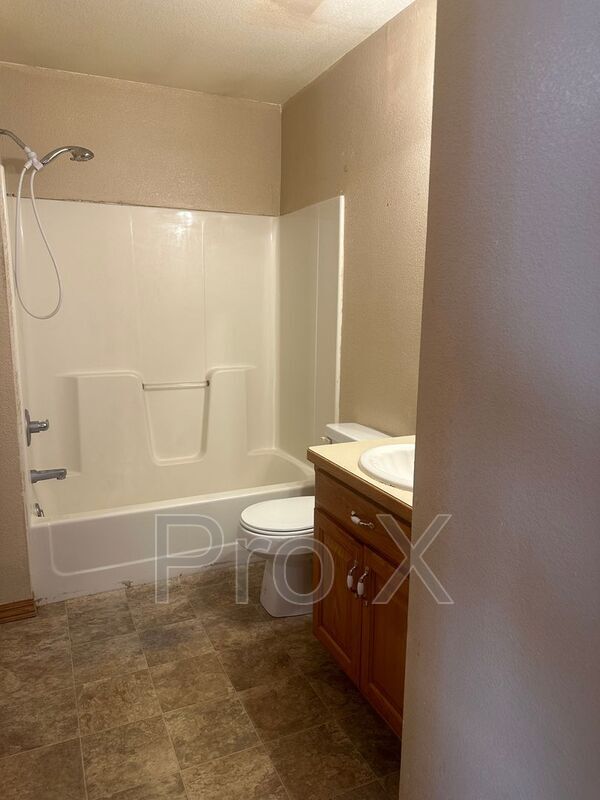 Building Photo - 1408 S Case St