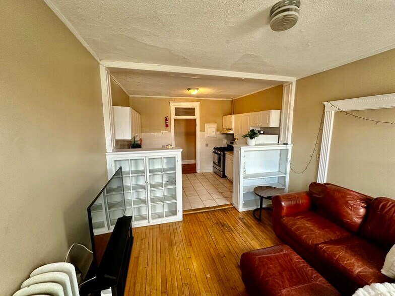 Building Photo - 330 St Paul St