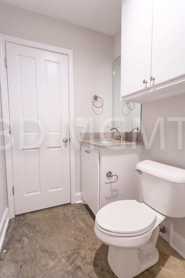 Building Photo - 105 Wedgewood Cr