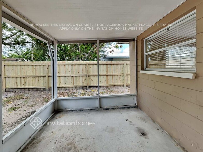 Building Photo - 15149 Harding Ave