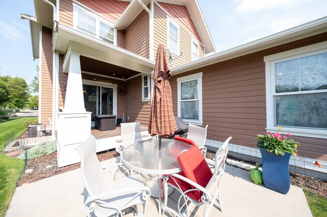 Building Photo - 15615 Dunberry Way
