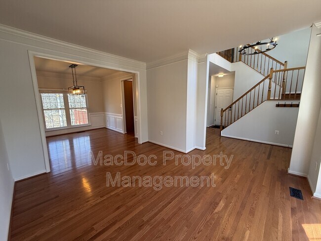 Building Photo - 14 Heatherbrook Ln