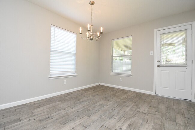 Building Photo - 21603 Falvel Lake Dr