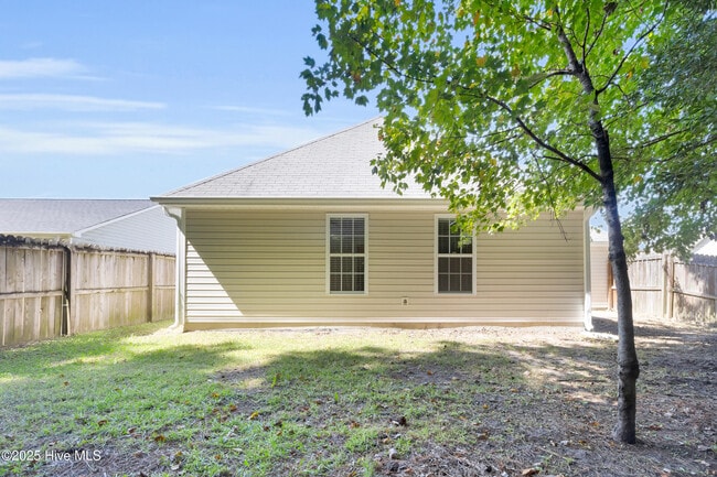 Building Photo - 124 Crooked Run Dr