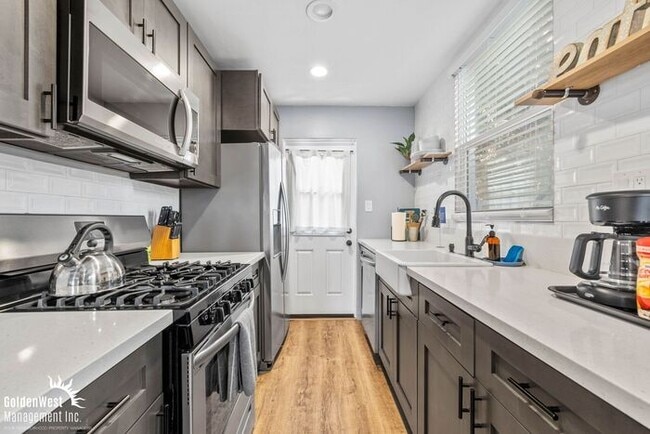 Building Photo - Upgraded 2Bdm 1Ba Downstairs Unit in North Park!