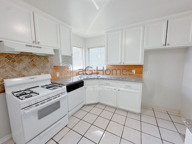 Building Photo - 3032 NW 70th St