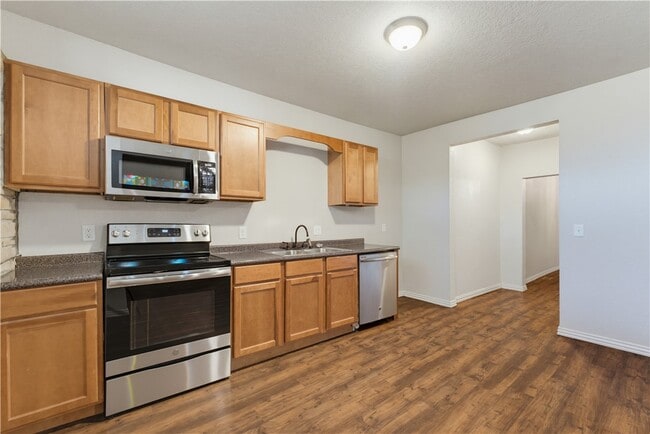 Building Photo - 202 3rd Ave SW