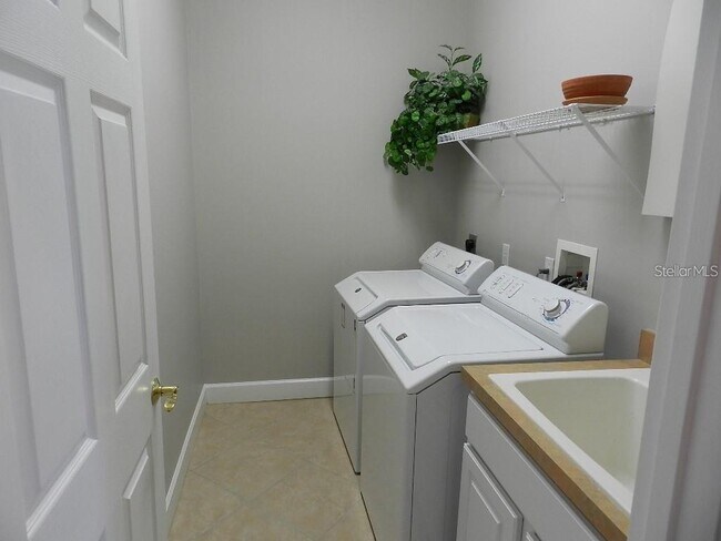 Building Photo - 13335 Purple Finch Cir
