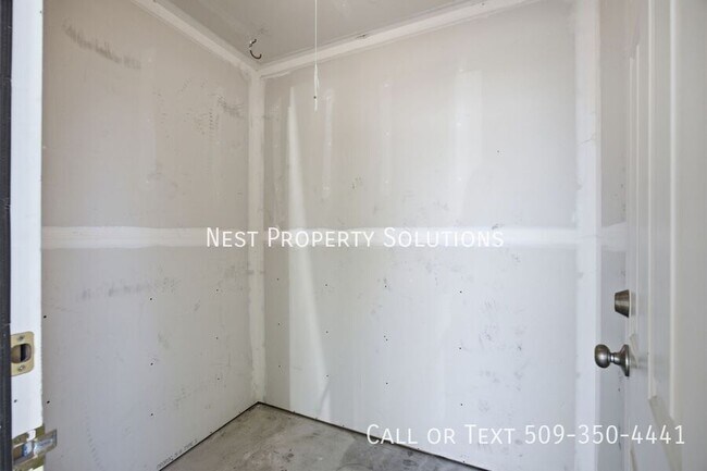 Building Photo - 1818 W Crouse-1