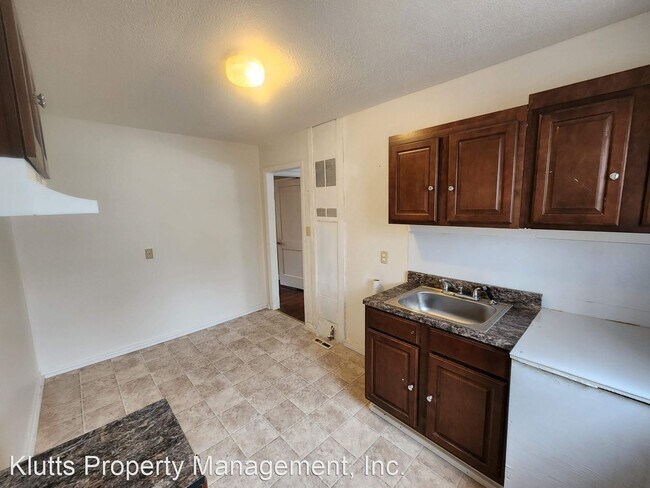 Building Photo - 2 br, 1 bath House - 3212 Seymour Dr Apt #1