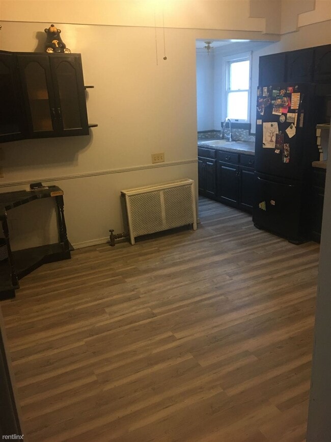 Building Photo - 3 br, 1 bath Duplex - 44 Division St