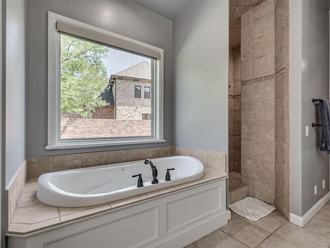 Building Photo - 18601 Wolf Creek Dr