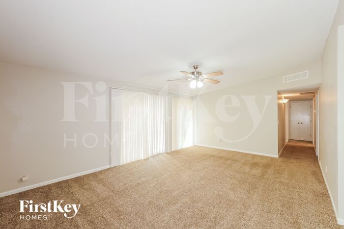 Building Photo - 1211 NE 67th St