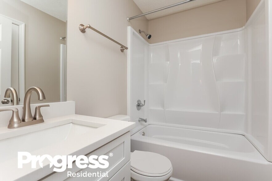 Building Photo - 3112 Chateau Valley Dr