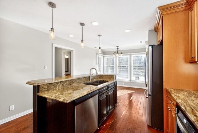 Building Photo - Beautiful Home surrounded by nature!