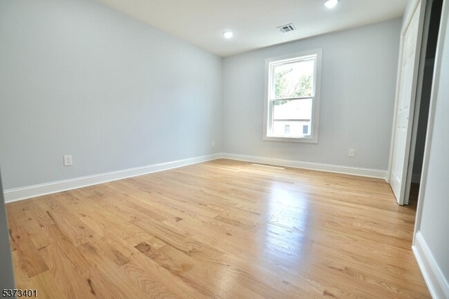 Building Photo - 226 Park Ave