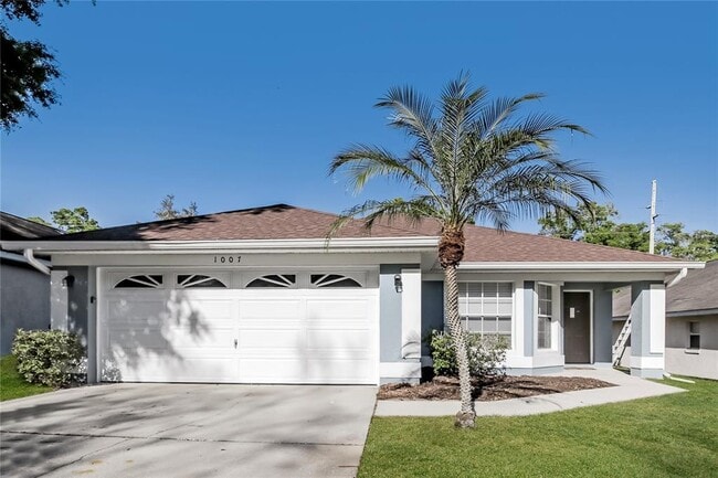 Primary Photo - 1007 Royal Oaks Dr
