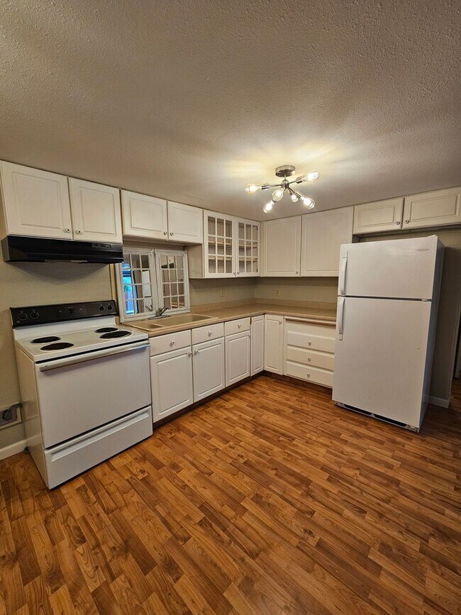Building Photo - 2982 Rosedale Terrace