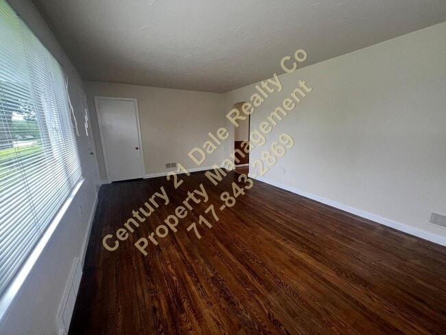 Building Photo - 2 BR Rancher in York Suburban Schools with a flat yard