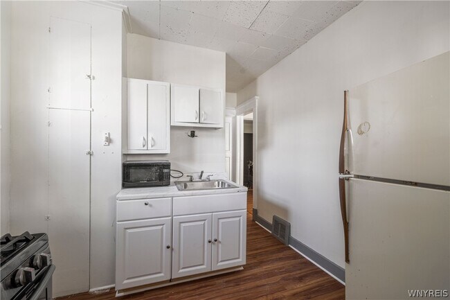 Building Photo - 109 Spaulding St