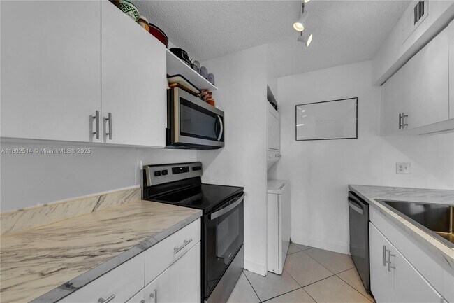 Building Photo - 333 SW 86th Ave