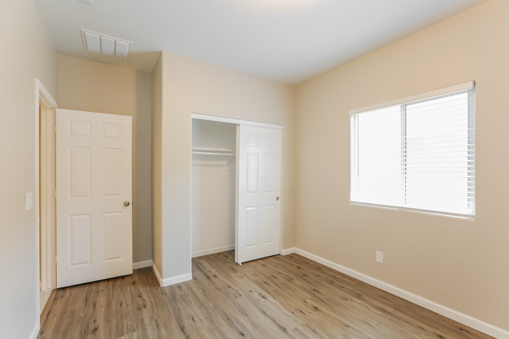 Building Photo - 8828 S 41ST Dr