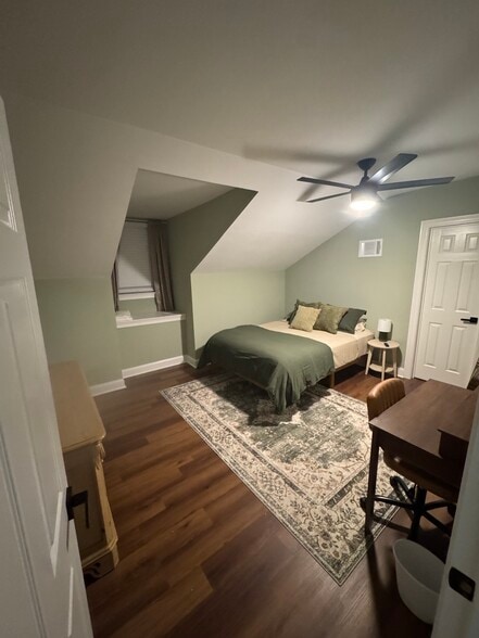 Building Photo - 4757 Tulip St