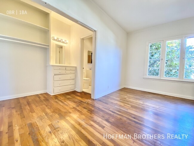Building Photo - 836 Sanborn Ave