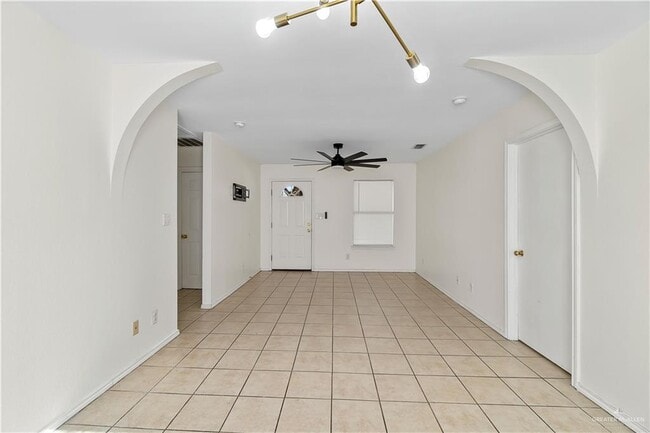 Building Photo - 17 Providence Ave