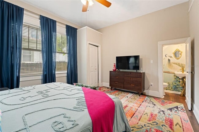 Building Photo - 905 E 22nd Ave.