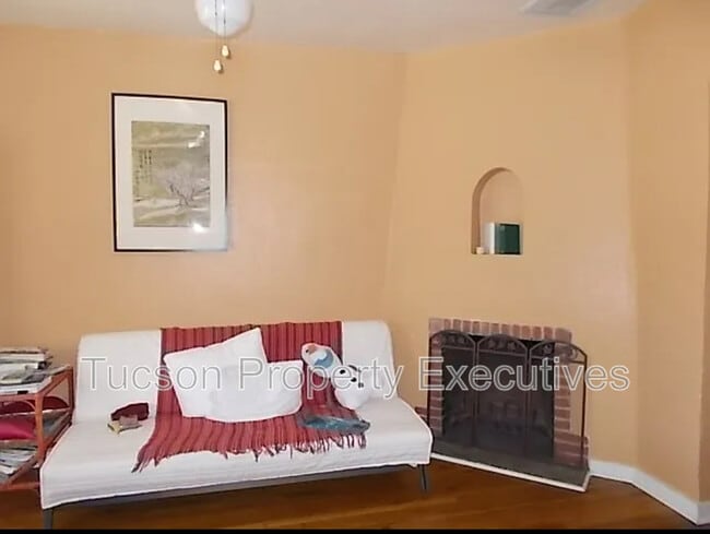 Building Photo - 1220 N Olsen Ave