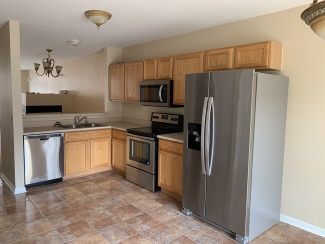 Building Photo - 39471 Springwater Dr