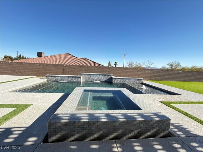 Building Photo - 8480 Warbonnet Way