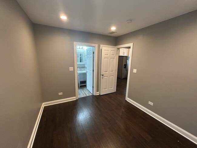 Building Photo - 1301 S 51st Ave