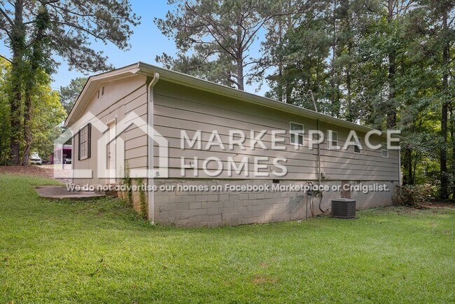 Building Photo - 6258 Green Acres Dr SW