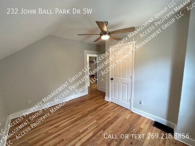 Building Photo - 232 John Ball Park Dr SW