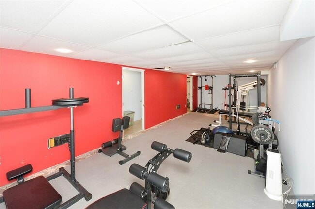 Building Photo - 483 Mt Prospect Ave