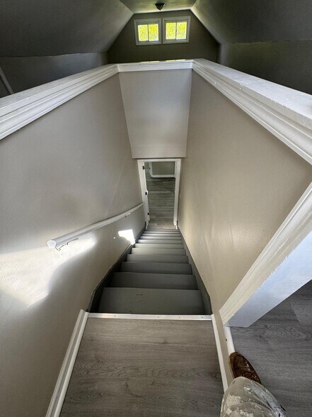 Building Photo - 4527 Channing Ln
